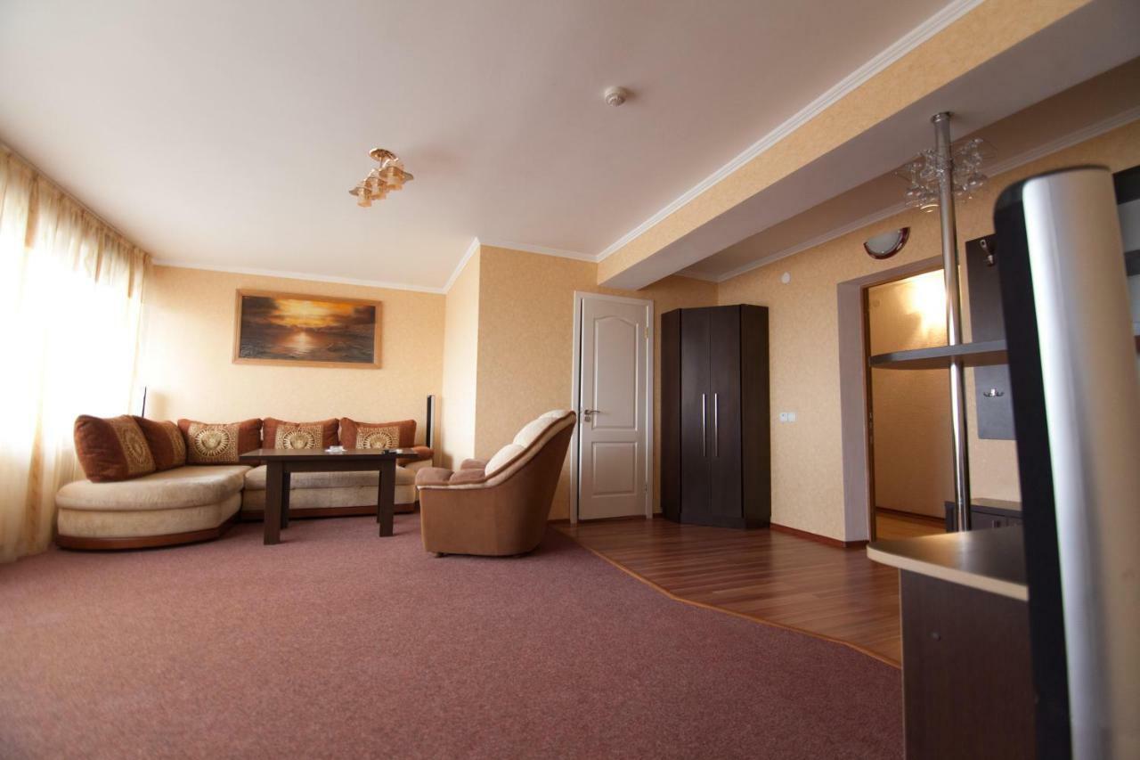 Hotel Prietenia Bender Ngoại thất bức ảnh